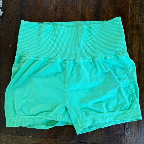 Free People Movement Good Karma shorts - Picture 2 of 3